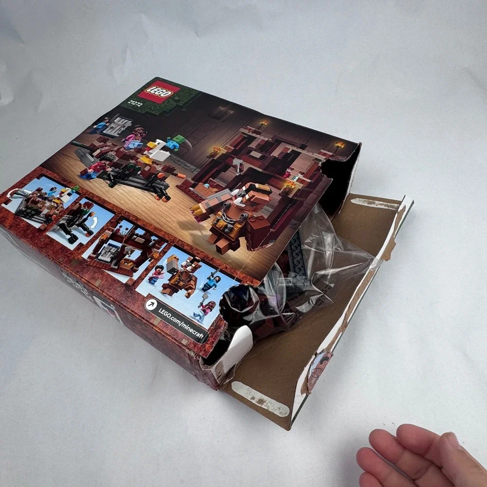 Lego Minecraft Woodland Manison Figting Ring 21272 Near Complete